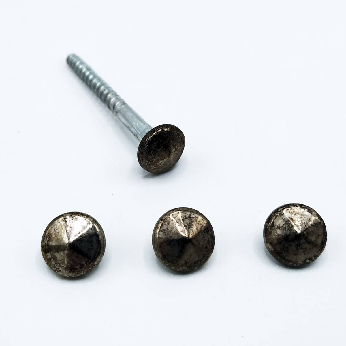 Cache-vis de décoration 350 - Argent vieilli - Tête bombée