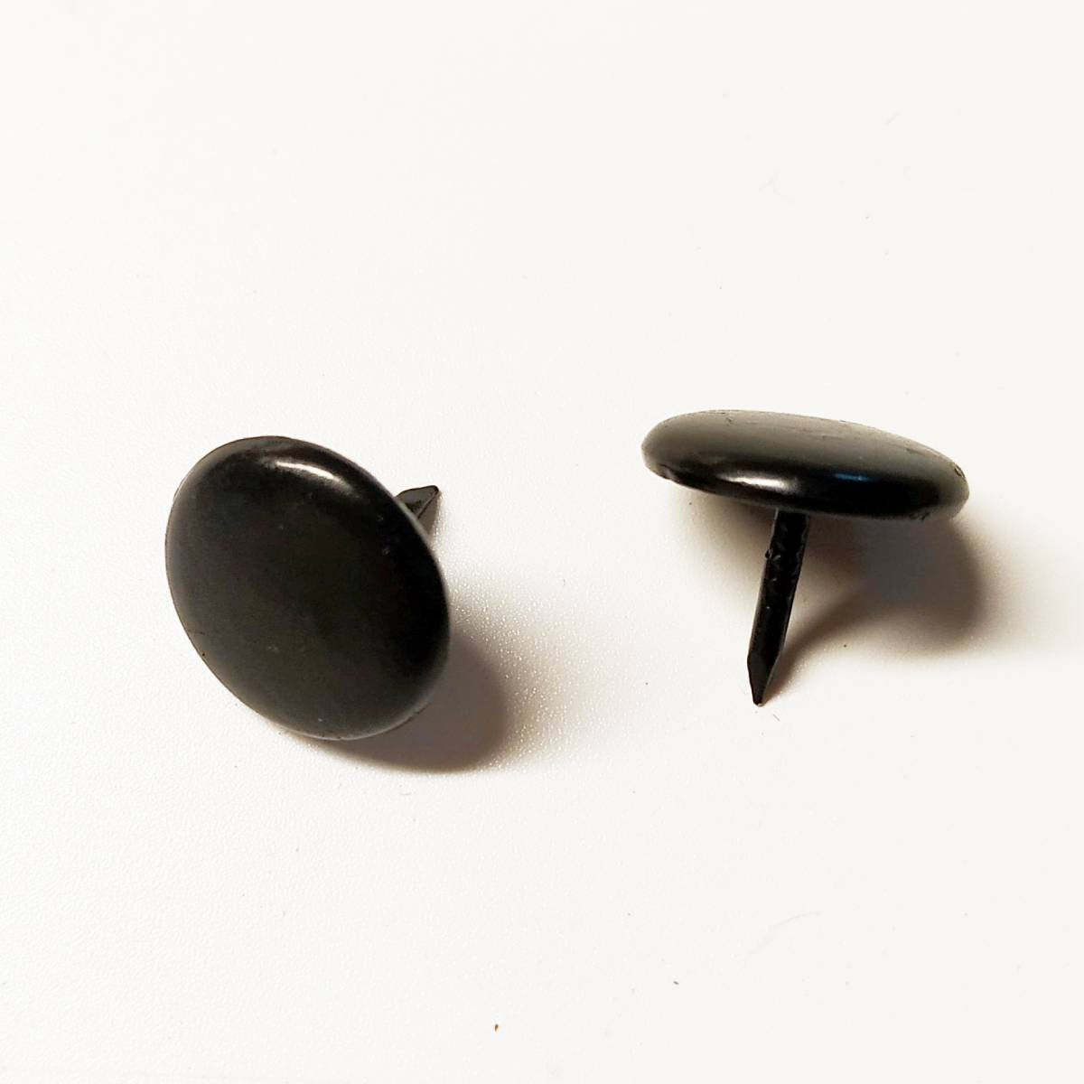 Clous de décoration imitation cuir lisse noir Ø 15mm